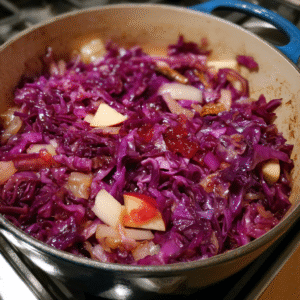 Geschmorter Rotkohl mit Äpfeln und Nelken